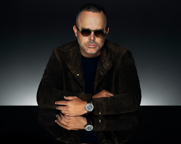 HUBLOT宇舶表携手丹尼尔•阿尔轩（DANIEL ARSHAM）发布MP-17 ARSHAM SPLASH腕表：以流体之美创新演绎制表艺术